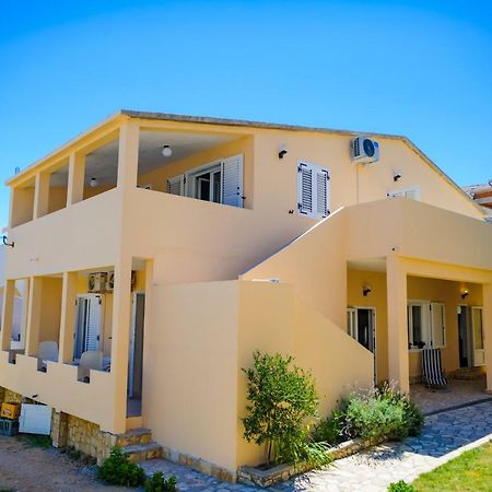 Apartments Lux Pag Pag Town Zewnętrze zdjęcie