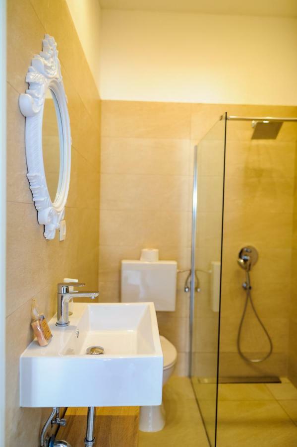 Apartments Lux Pag Pag Town Zewnętrze zdjęcie