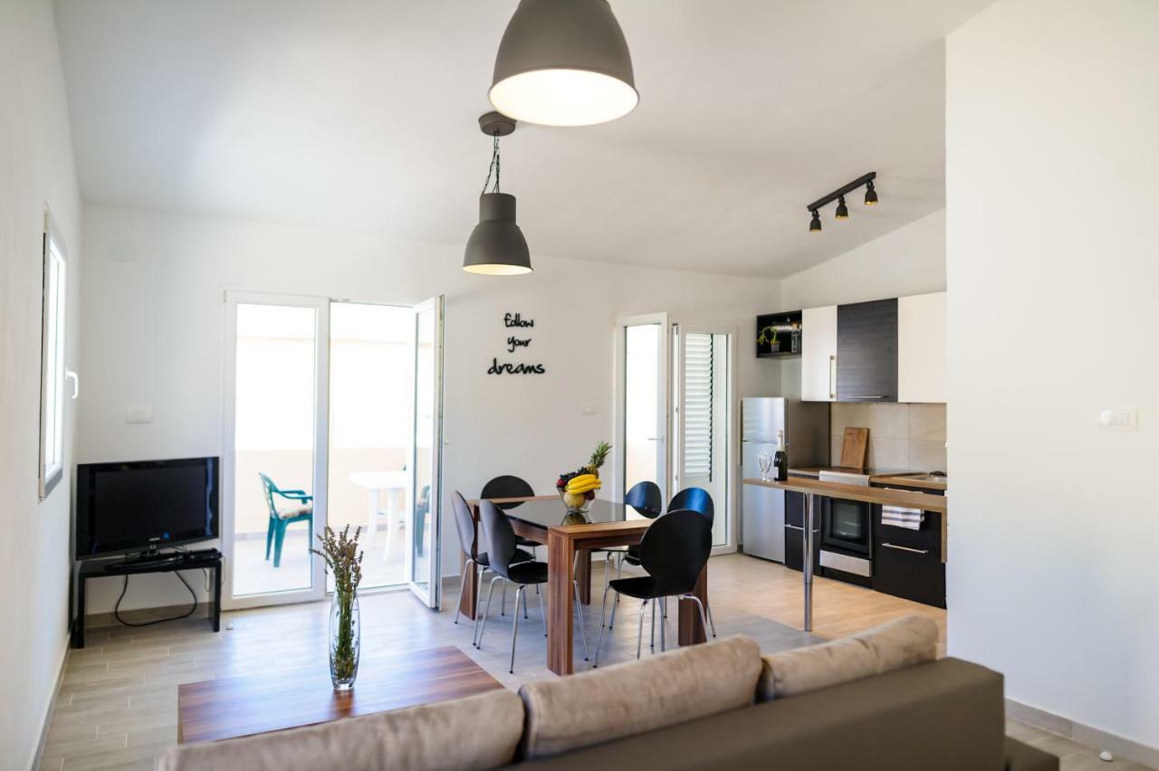 Apartments Lux Pag Pag Town Zewnętrze zdjęcie