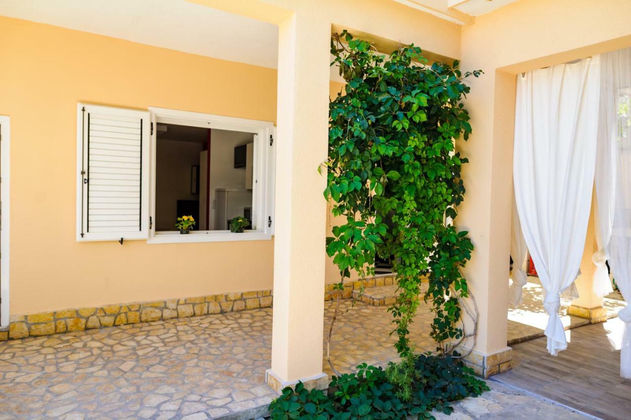 Apartments Lux Pag Pag Town Zewnętrze zdjęcie