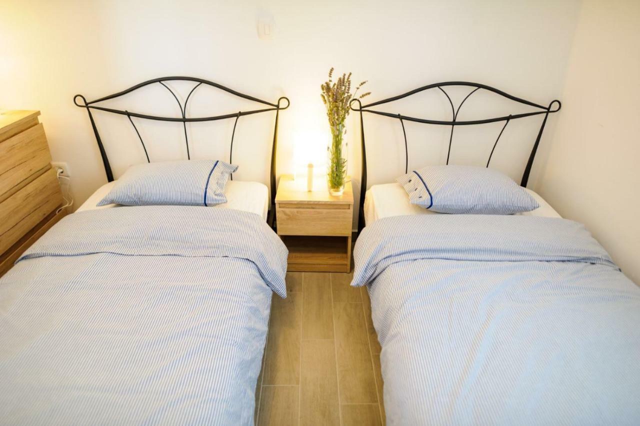 Apartments Lux Pag Pag Town Zewnętrze zdjęcie